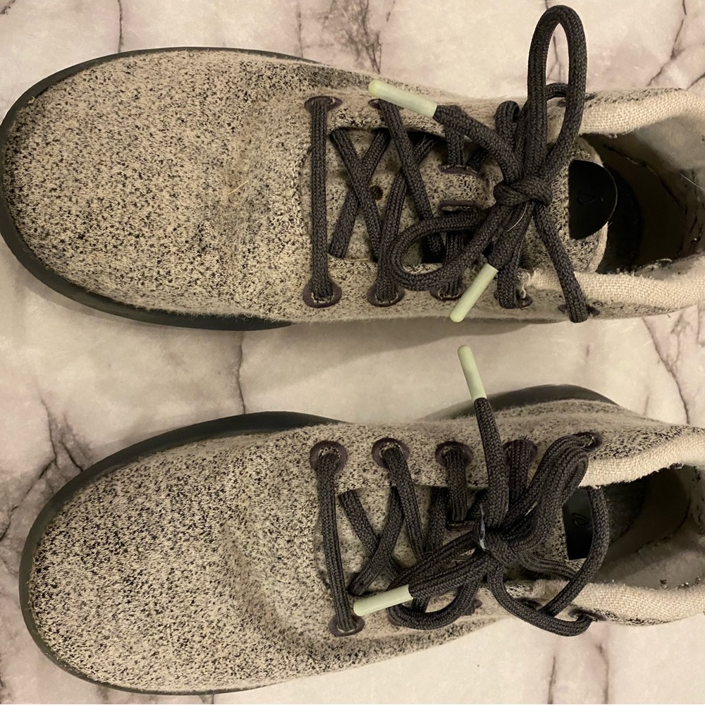 Allbirds Comfy Shoes. Used. Water Repellant Wool Runner Mizzles. Size 10.
